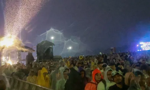 
				
					BaianaSystem agita público no primeiro dia do Lollapalooza
				
				