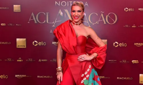 
				
					Baile de Lore e Léo: veja galeria de fotos da 'Noite da Aclamação'
				
				