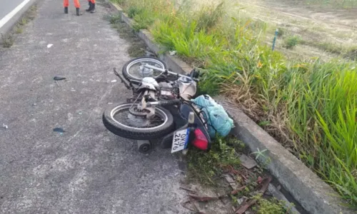 
				
					Batida entre motos mata dois homens na Bahia; vídeo mostra destruição
				
				