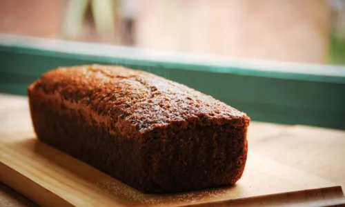 
				
					Café da manhã: aprenda a fazer pão de banana com cacau em pó
				
				