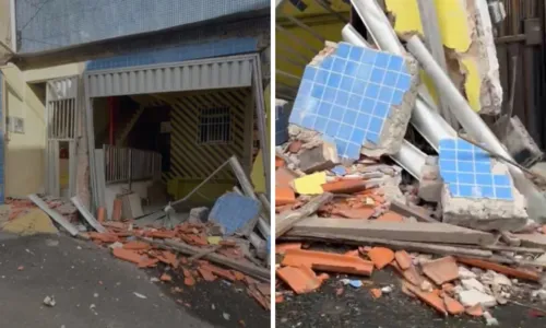 
				
					Caminhão desgovernado invade creche em Salvador
				
				