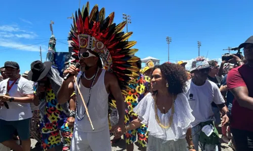 
				
					Carlinhos Brown exalta Ilê Aiyê no Arrastão: 'Acolhe essa cidade'
				
				