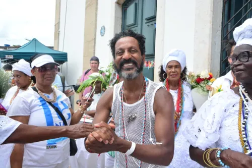 
				
					Carlinhos Brown exalta festa de Senhor do Bonfim: 'Amor e energia'
				
				