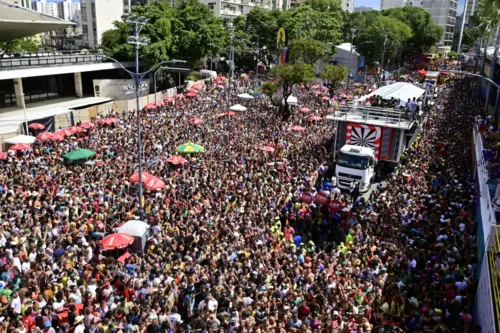 
				
					Carnaval 2024: veja fotos do circuito Osmar nesta terça (13)
				
				