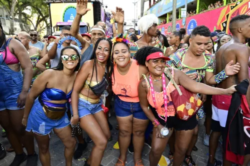 
				
					Carnaval 2024: veja fotos do circuito Osmar nesta terça (13)
				
				