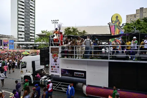 
				
					Carnaval 2024: veja fotos do circuito do Campo Grande neste domingo
				
				