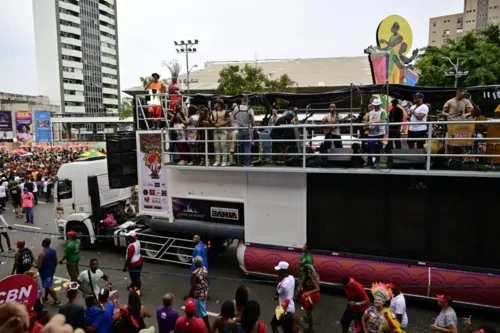 
				
					Carnaval 2024: veja fotos do circuito do Campo Grande neste domingo
				
				