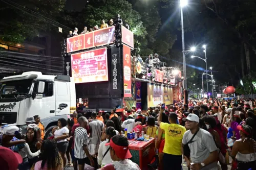 
				
					Carnaval 2024: veja fotos do circuito do Campo Grande neste domingo
				
				