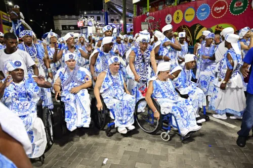 
				
					Carnaval 2024: veja fotos do circuito do Campo Grande neste domingo
				
				