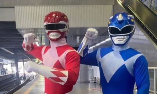 
				
					Casal de Power Rangers explica resgate de folião: 'Intenção de ajudar'
				
				