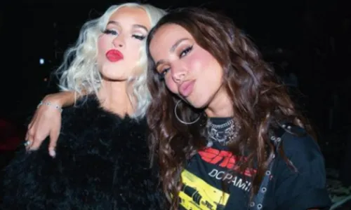 
				
					Christina Aguilera publica foto ao lado de Anitta e enlouquece web
				
				