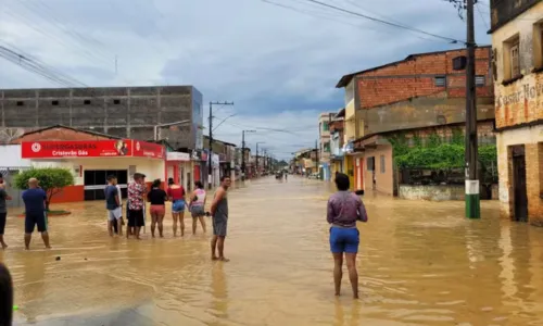 
				
					Chuva deixa desabrigados e desalojados no sul da Bahia
				
				