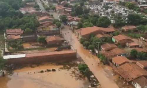 
				
					Chuvas: passa de mil o número de desabrigados em cidade do oeste da BA
				
				