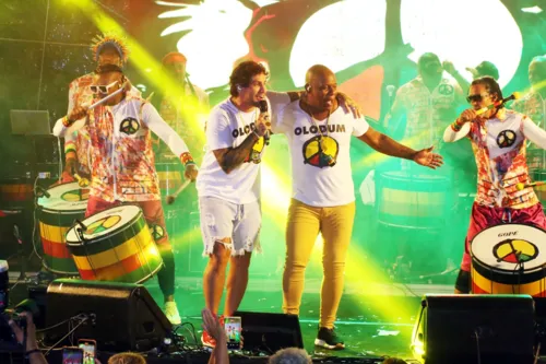 
				
					Com BaianaSystem, Olodum agita Pelourinho na 'Terça da Bênção'
				
				