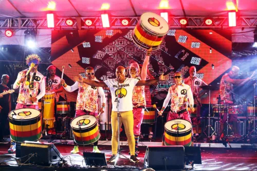 
				
					Com BaianaSystem, Olodum agita Pelourinho na 'Terça da Bênção'
				
				