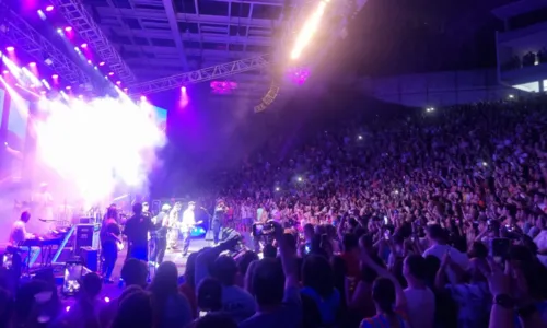 
				
					Com show lotado, banda Armandinho, Dodô e Osmar celebra 50 anos
				
				