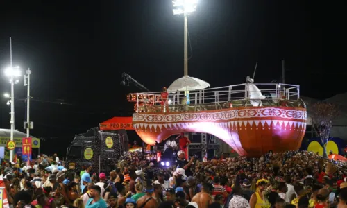 
				
					Cortejo Afro: veja como foi o desfile do bloco afro no circuito Dodô
				
				