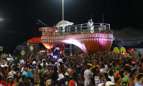 
				
					Cortejo Afro: veja como foi o desfile do bloco afro no circuito Dodô
				
				