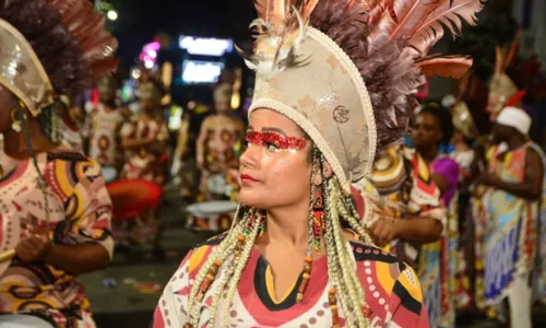 
				
					Cortejo Afro: veja como foi o desfile do bloco afro no circuito Dodô
				
				