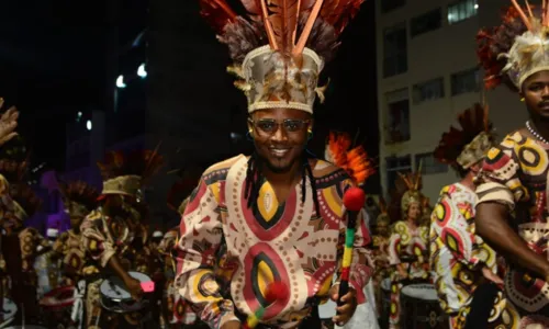 
				
					Cortejo Afro: veja como foi o desfile do bloco afro no circuito Dodô
				
				