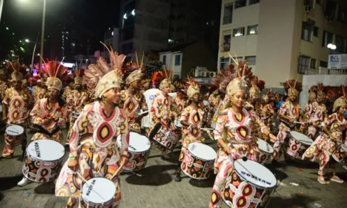 
				
					Cortejo Afro: veja como foi o desfile do bloco afro no circuito Dodô
				
				