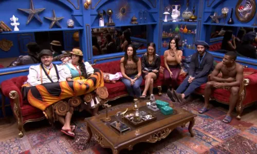 
				
					Davi, Giovanna e Alane se enfrentam no 18º paredão do 'BBB 24'
				
				