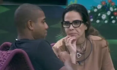 
				
					Davi diz que Wanessa Camargo foi sua 'amiga' no 'BBB' e Beatriz reage
				
				