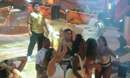 
				
					Davi preocupado, selinho e mais: veja o que rolou na festa do BBB 24
				
				