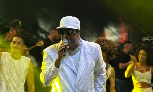 
					Márcio Victor recebe alta do hospital após cirurgia no coração
				
				