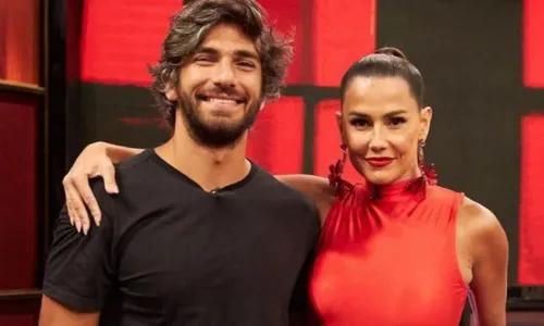 
				
					Deborah Secco havia planejado revelar fim do casamento após novela
				
				