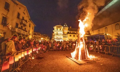 
				
					Descubra como outros países pelo mundo celebram as festas juninas
				
				