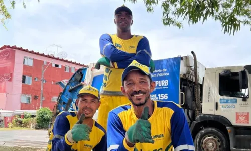 
				
					Dia do Gari: agentes de limpeza são homenageados com exposição na BA
				
				