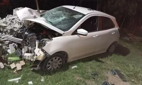 
				
					Dois suspeitos morrem após troca de tiros com policiais na Bahia
				
				