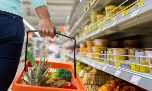 
				
					Em 12 meses, o arroz teve alta acumulada de mais de 17% em Salvador
				
				