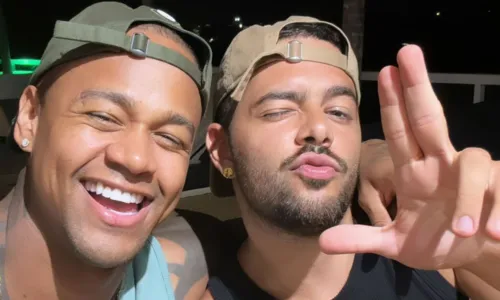 
				
					Em Salvador, Léo Santana canta com Pedro Sampaio hit do DJ; VÍDEO
				
				