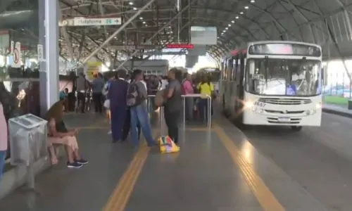 
				
					Empresas anunciam suspensão de linhas do transporte metropolitano
				
				