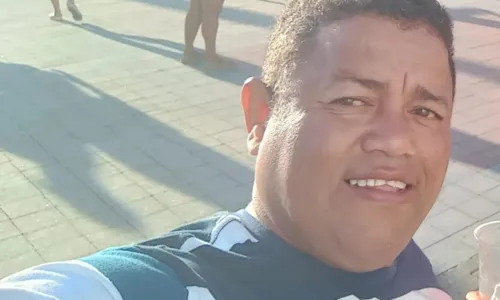 
				
					Esposa de homem morto por vizinho cobra justiça: 'Que mofe na cadeia'
				
				