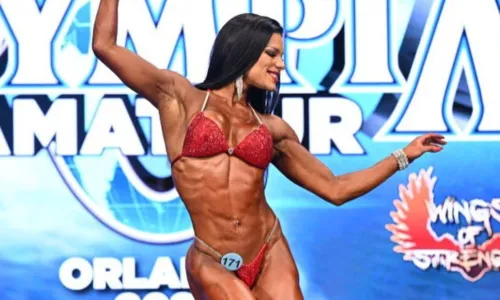 
				
					Ex-morena do Tchan vence prêmio de melhor atleta de fisiculturismo
				
				