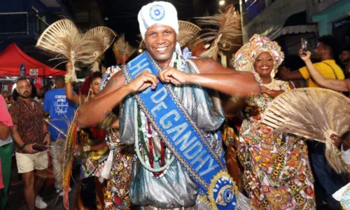 
				
					FOTOS: famosos marcam presença na 43ª Noite da Beleza Negra
				
				