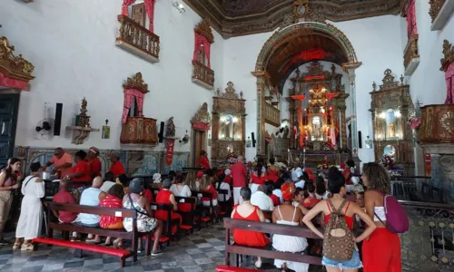 
				
					FOTOS: festa de Santa Bárbara reúne devotos no Centro Histórico
				
				