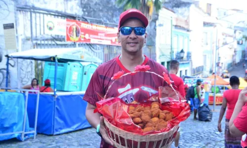 
				
					FOTOS: festa de Santa Bárbara reúne devotos no Centro Histórico
				
				