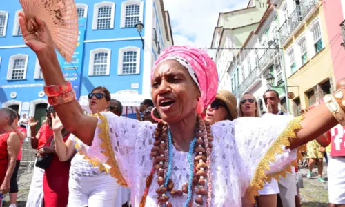 
				
					FOTOS: festa de Santa Bárbara reúne devotos no Centro Histórico
				
				