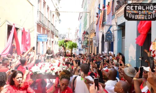 
				
					FOTOS: festa de Santa Bárbara reúne devotos no Centro Histórico
				
				