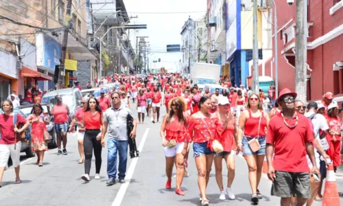 
				
					FOTOS: festa de Santa Bárbara reúne devotos no Centro Histórico
				
				