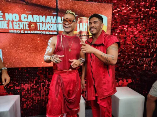 
				
					FOTOS: veja famosos que curtem o Carnaval de Salvador 2024
				
				