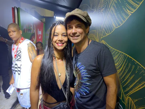 
				
					FOTOS: veja famosos que curtem o Carnaval de Salvador 2024
				
				