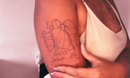 
				
					Fã baiana marca visita de Beyoncé a Salvador com tatuagem
				
				