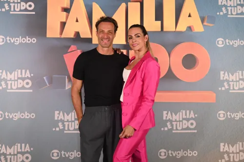 
				
					'Família é Tudo': elenco de nova novela das 7 se reúne em lançamento
				
				