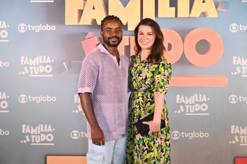 
				
					'Família é Tudo': elenco de nova novela das 7 se reúne em lançamento
				
				