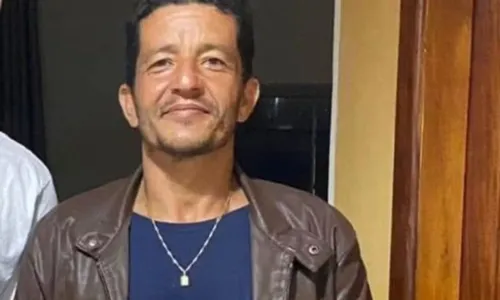 
				
					Fazendeiro de 48 anos é morto a tiros na porta de propriedade na BA
				
				